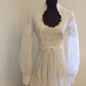 Vintage 70s wedding gown